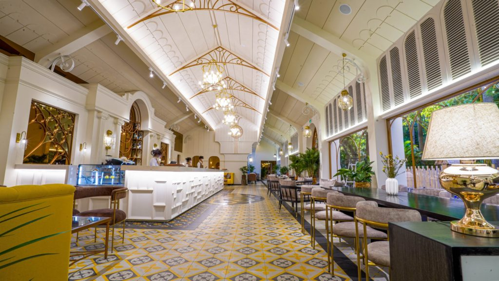 Kiến trúc tân cổ điển tại MOJO Boutique Coffee