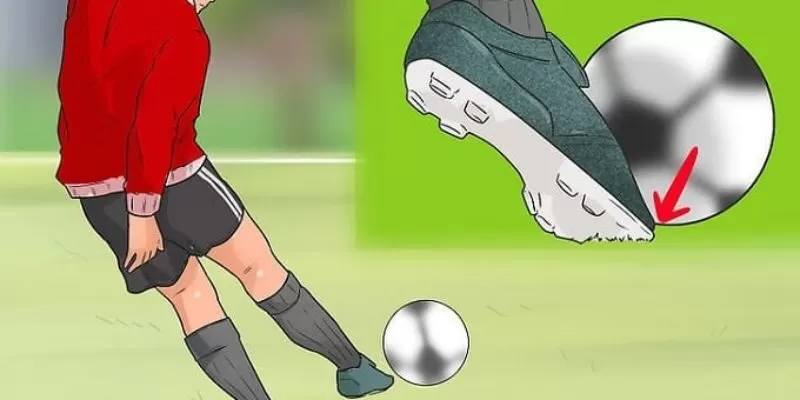 Cách sút bóng xoáy bằng mu bàn chân