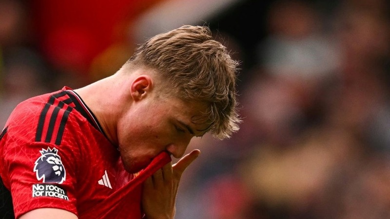 Tất nhiên thì cầu thủ Rasmus Hojlund cũng để lại thất bại lớn Rasmus Hojlund và áp lực nghẹt thở tại Manchester United